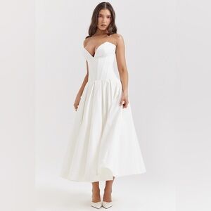 HOUSE OF CB | LADY | WHITE STRAPLESS MIDI DRESS